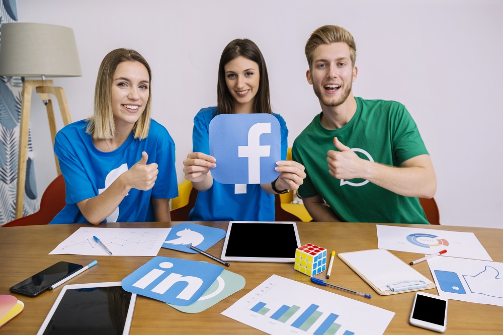 Facebook marketing, Facebook strategy, Facebook marketing tips, Facebook engagement, Facebook marketing guide, Facebook page, Facebook algorithm, Facebook posts, Facebook insights, Facebook ads, Facebook Messenger, Facebook groups